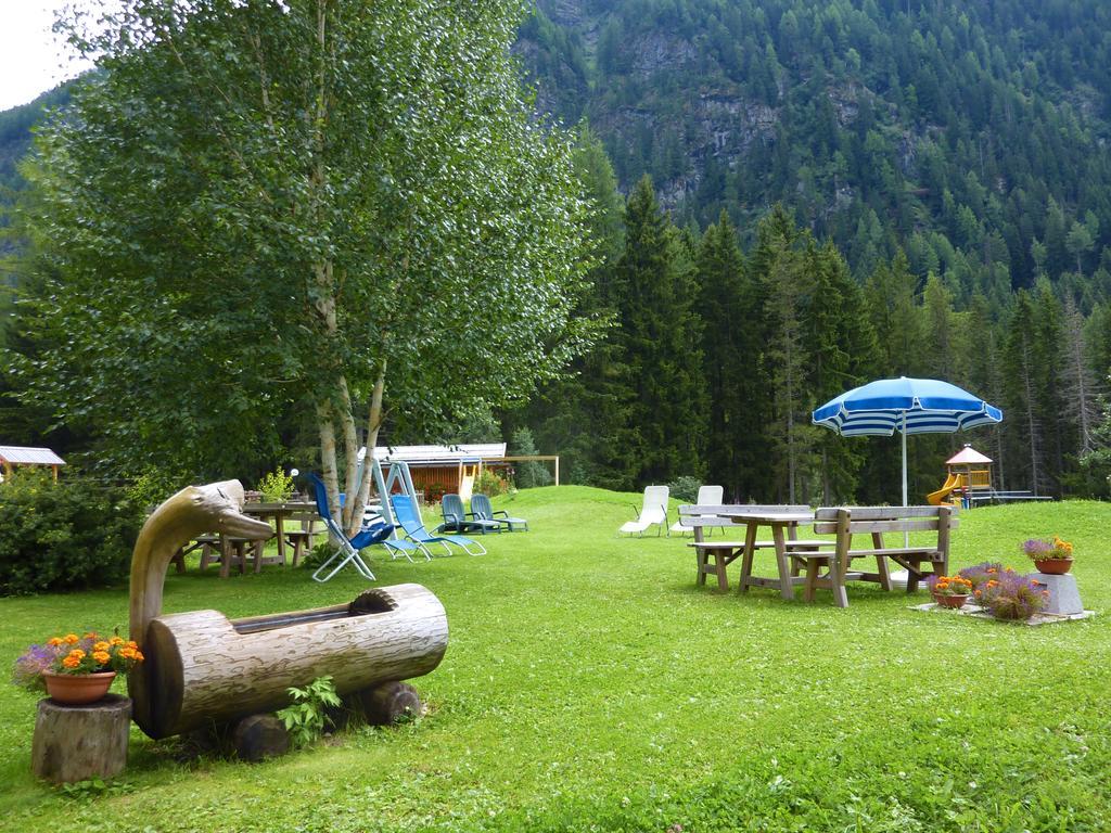 Appartamenti Majon Sotroi Кампителло-ди-Фасса Экстерьер фото